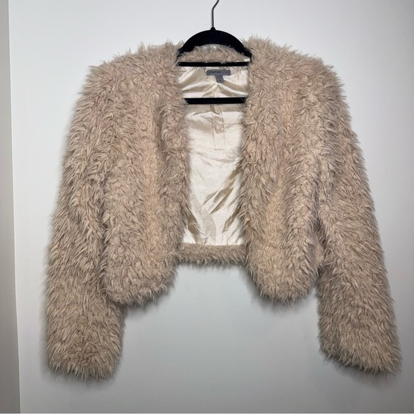 Casting La Jackets & Blazers - Women's Cream Faux Fur Jacket
